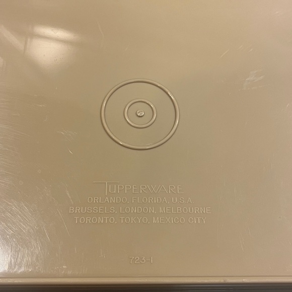 Tupperware deviled egg case - Picture 7 of 8